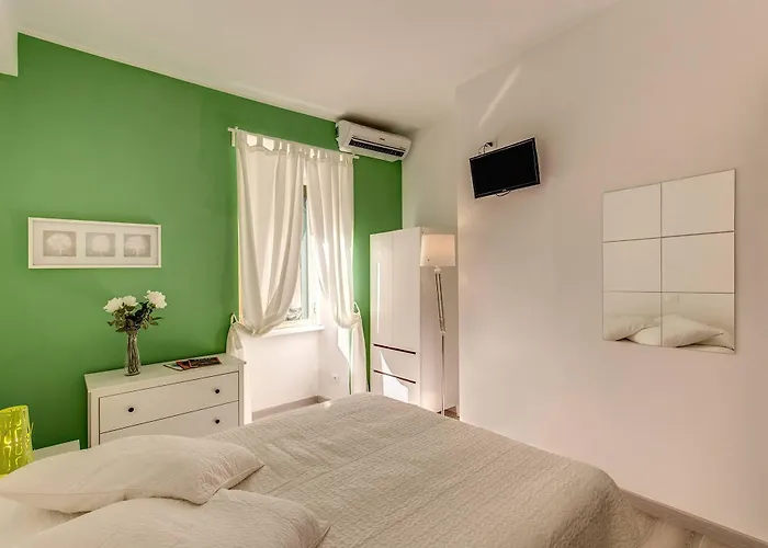 M&l - Caracalla Holiday Apartment